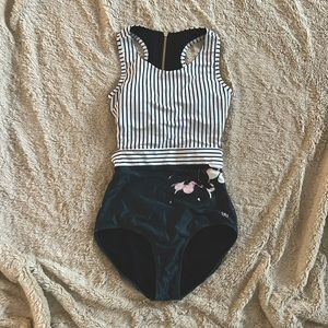 Albion Bon Voyage swimsuit size medium